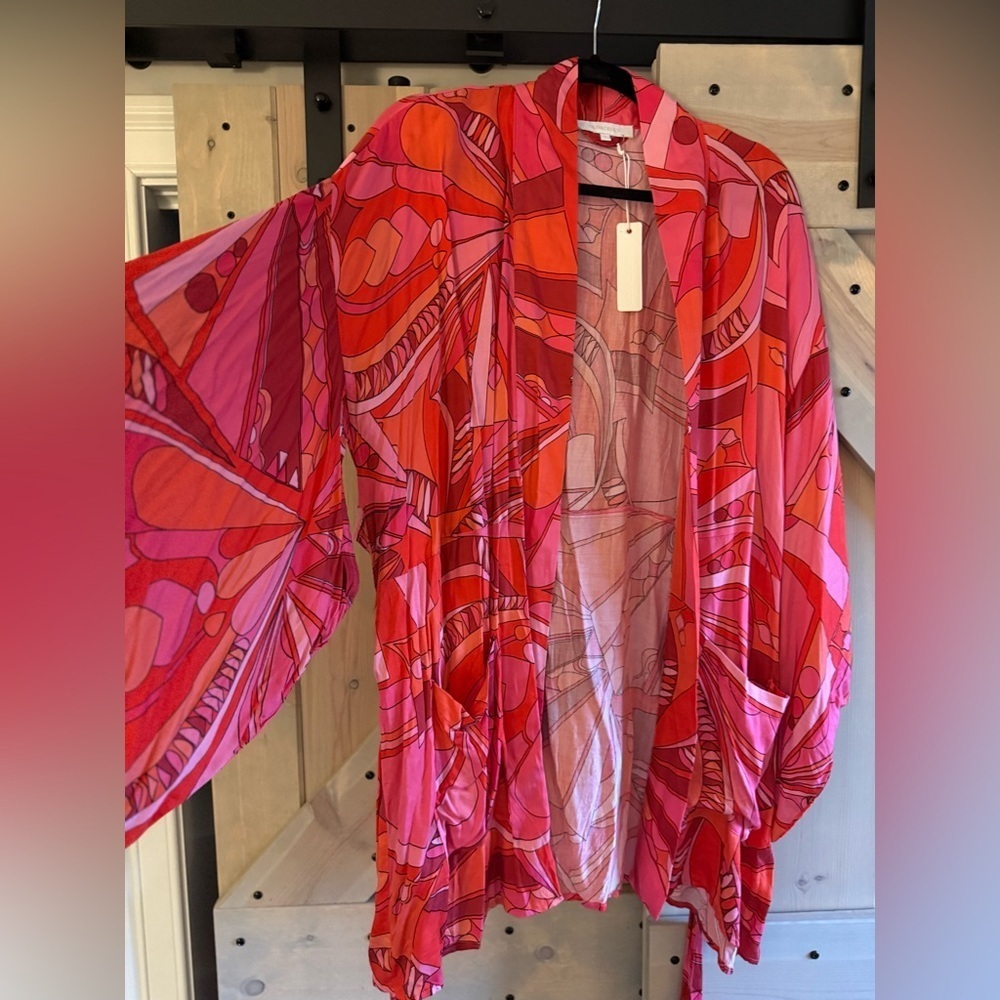 NWT Olivaceous Red and Pink Patterned Kimono - Picture 5 of 9